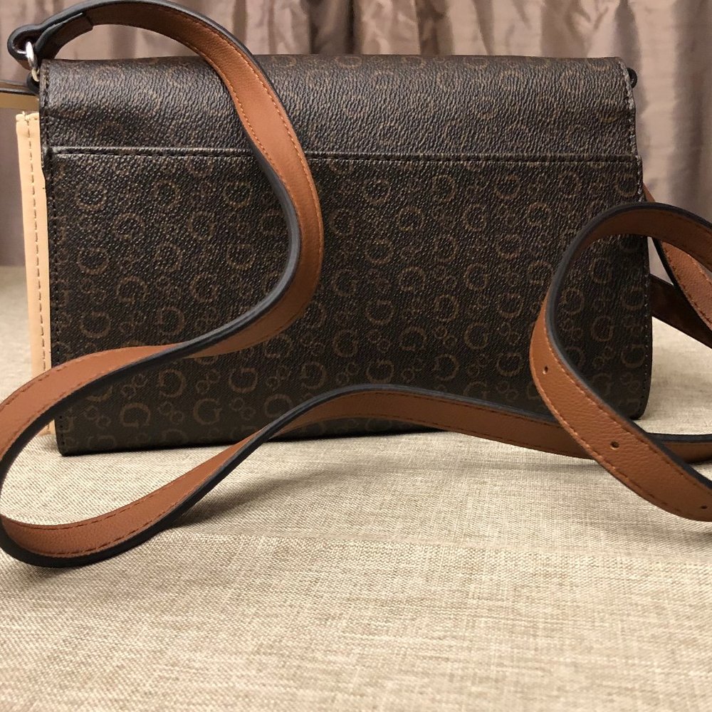 AUTHENTIC & NEW Classic Guess Shoulder/Crossbody Purse. - Picture 4 of 13